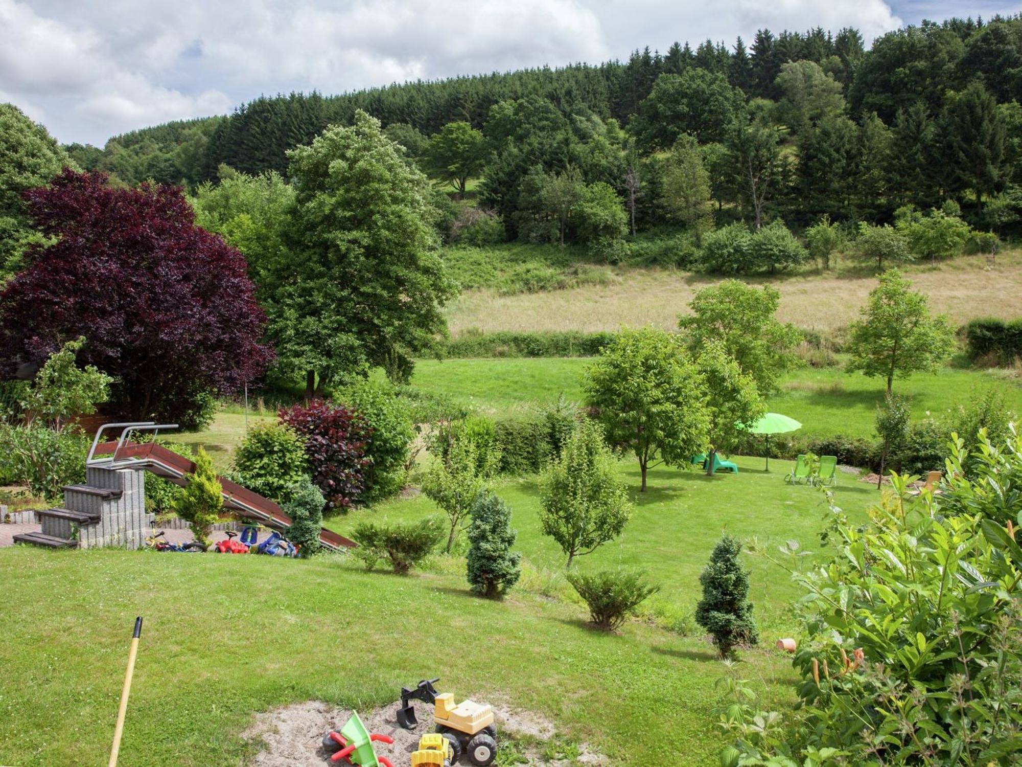 A Modern Apartment In The Hunsr Ck Region S Romantic Drohn Valley Merschbach Eksteriør billede