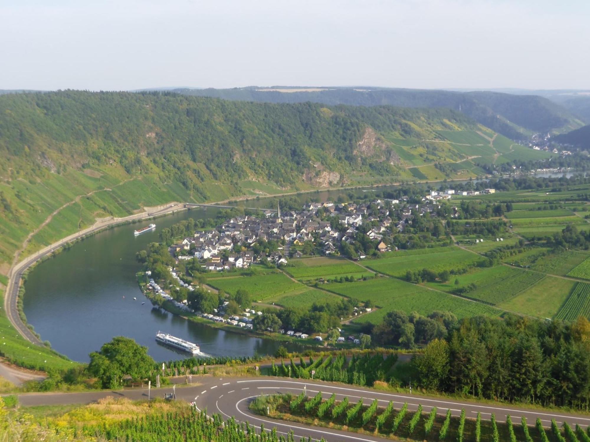 A Modern Apartment In The Hunsr Ck Region S Romantic Drohn Valley Merschbach Eksteriør billede